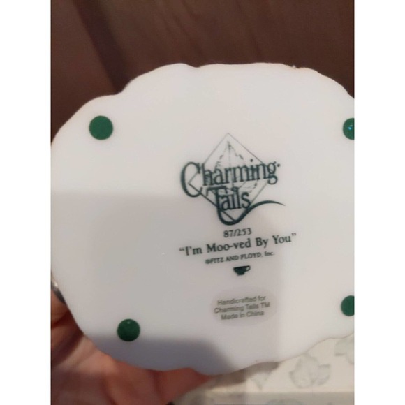 Set of 2 Charming Tails "I'm Moo-ved By You" & "Flying Leaf Saucer" with boxes - Picture 7 of 11